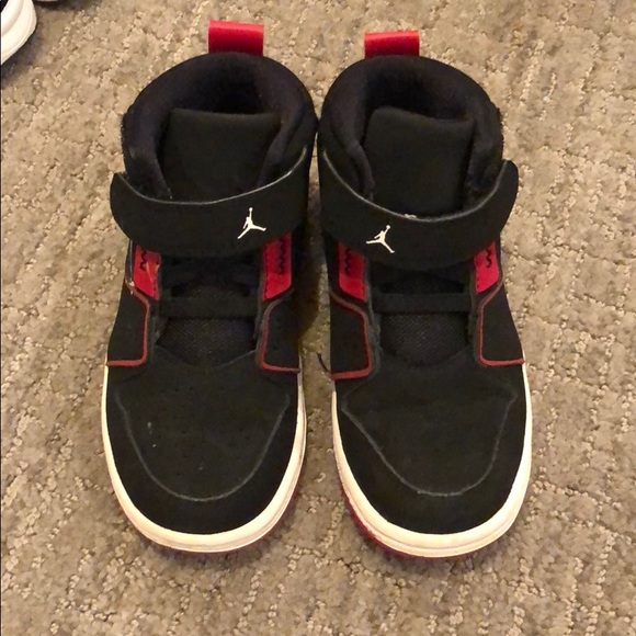 Nike Other - Little boys Nike Jordan’s size 10